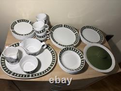 44 Piece 1970'S VINTAGE'JOHNSON BROTHERS' SNOWHITE/SORRENTO' COFFEE SET