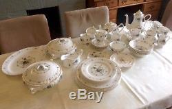 Beautiful Vintage Mayfair Fine Bone China Dinner Set Service / Coffee & Tea Set