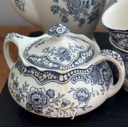 Crown Ducal'Bristol' Blue & W Tea/Coffee Vintage Ironstone 1930s 8 Duos