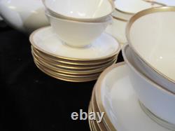 Eschenbach Bavaria Germany 40 Piece Tea / Coffee Set White With A Gold Rim