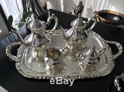Gorgeous Vintage Oneida 5 psc Tea/Coffee Silver Plated Set! Excellent condition