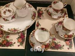 ROYAL ALBERT OLD COUNTRY ROSES Coffee Tea Set For 6 People & Cake Serving Plate