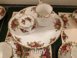 ROYAL ALBERT OLD COUNTRY ROSES Coffee Tea Set For 6 People & Cake Serving Plate