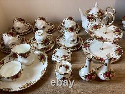 Royal Albert'Old Country Roses' Tea Set for 6 People