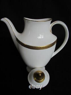 Royal Doulton Royal Gold H4980 Pattern 22 Piece Coffee Service for sale