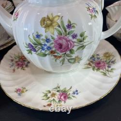 Royal Worcester Roanoke 23 Piece Tea Set for 6 Including Tea Pot Milk Jug Sugar