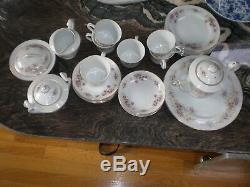 SONE VINTAGE MADE IN JAPAN Porcelain TEA OR COFFEE SET 30 PIECES FLORAL DISHES