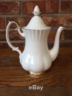 Vintage Collectable ROYAL ALBERT Bone China Val D'or Coffee Pot Set