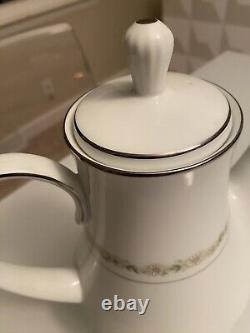 Vintage Noritake TRILBY #6908 Coffee Pot Daisy Pattern No Chips Or Cracks