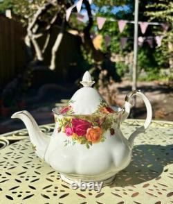 Vintage Royal Albert Old Country Roses Bone China Tea/Coffee Set (21 Piece Set)