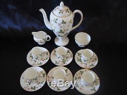 Vintage Wedgwood Porcelain Bone China Wild Strawberry Coffee Service Set 15pc