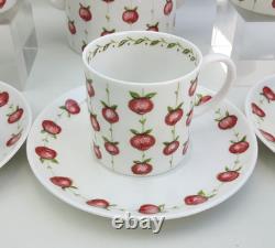 Wedgwood Susie Cooper Apple Gay 15 Piece Coffee / Espresso Set Vintage 1960s