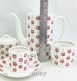 Wedgwood Susie Cooper Apple Gay 15 Piece Coffee / Espresso Set Vintage 1960s
