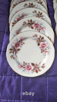 Bel ensemble de thé/café en porcelaine de bone china Vintage Queen Anne, 18 pièces, en boîte