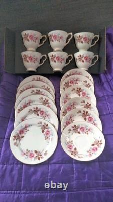 Bel ensemble de thé/café en porcelaine de bone china Vintage Queen Anne, 18 pièces, en boîte