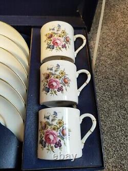 Coffret de tasses à café et soucoupes Royal Worcester en condition inutilisée vintage