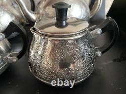 ENSEMBLE DE THÉ/CAFÉ VINTAGE AVEC PLATEAU ET 4 PIÈCES DE THÉ/CAFÉ, POT À LAIT, SUCRIER URSS