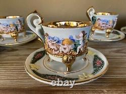 Ensemble De Huit Tasses Et Soucoupes Vintage R. Capodimonte. Intérieur En Or