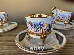 Ensemble De Huit Tasses Et Soucoupes Vintage R. Capodimonte. Intérieur En Or