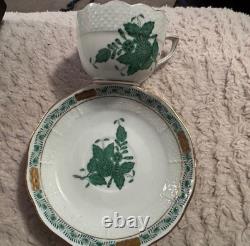 Ensemble VTG de 5 tasses à café et sous-tasses Herend Hongrie Apponyi vert forme Osier doré