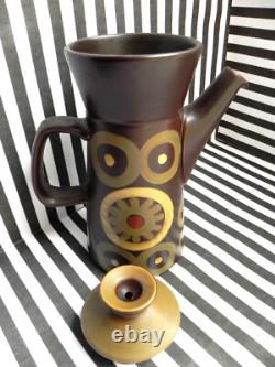 Ensemble à café Denby Arabesque, vintage des années 1970. Une cafetière avec six tasses et sous-tasses.