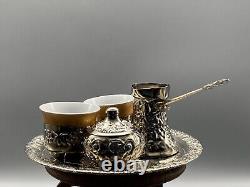 Ensemble à café bosniaque vintage en métal argenté dans une boîte en porcelaine