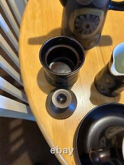 Ensemble à café en grès Arabesque Denby vintage des années 1970, 6 tasses et sous-tasses, cafetière.