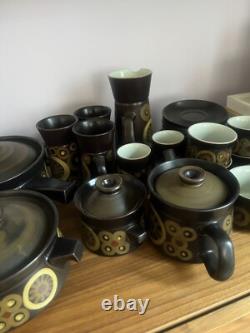 Ensemble à café en grès brun Arabesque Vintage Denby des années 1970 pour le dîner, le thé et le café