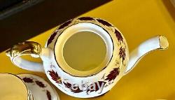 Ensemble à café en porcelaine fine PARAGON'Elegance' avec feuilles bordeaux et bordure dorée de style vintage