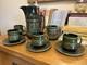 Ensemble Caf&eacute;/th&eacute; Vintage Sylvac &eacute;maill&eacute; Vert Avec Pot &agrave; Lait Et 4 Tasses Et Soucoupes Vgc