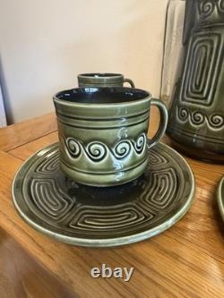 Ensemble café/thé vintage Sylvac émaillé vert avec pot à lait et 4 tasses et soucoupes VGC
