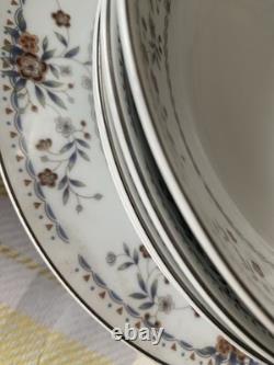 Ensemble de 20 soucoupes, tasses et assiettes en porcelaine fine vintage Claremont Japon