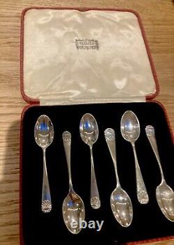 Ensemble de 6 cuillères à café en argent massif vintage Harrods avec poinçon dans leur boîte d'origine.