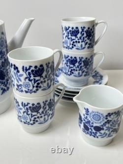 Ensemble de café Melitta vintage en porcelaine blanche et bleue avec fleurs des années 1970