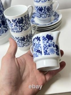 Ensemble de café Melitta vintage en porcelaine blanche et bleue avec fleurs des années 1970