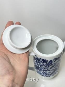 Ensemble de café Melitta vintage en porcelaine blanche et bleue avec fleurs des années 1970