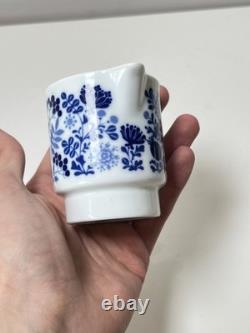 Ensemble de café Melitta vintage en porcelaine blanche et bleue avec fleurs des années 1970