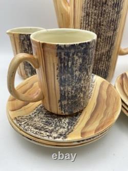 Ensemble de café Phoenician Price & Kensington des années 1970. Effet bois strié en très bon état.