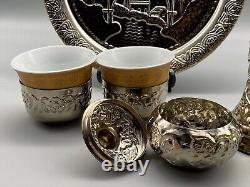 Ensemble de café bosniaque vintage en argent métallique dans une boîte en porcelaine