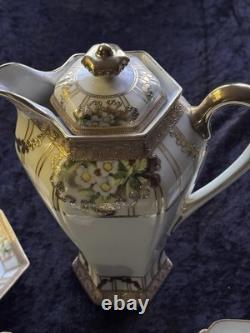 Ensemble de café/chocolat Vtg Noritake en or Moriage avec 4 tasses et 5 soucoupes