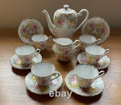 Ensemble de café en 15 pièces Vintage Royal Stafford Lilly peint à la main vers 1930