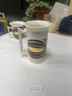 Ensemble de café en poterie Portmeirion vintage et sous-tasses dans un design rare de section dorée