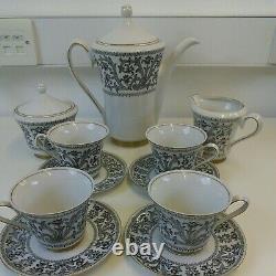 Ensemble de café rare Cmielow noir blanc fabriqué en Pologne vintage 4 tasses soucoupes lait