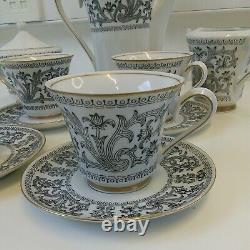 Ensemble de café rare Cmielow noir blanc fabriqué en Pologne vintage 4 tasses soucoupes lait