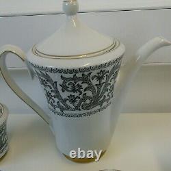 Ensemble de café rare Cmielow noir blanc fabriqué en Pologne vintage 4 tasses soucoupes lait