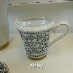 Ensemble de café rare Cmielow noir blanc fabriqué en Pologne vintage 4 tasses soucoupes lait