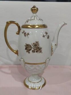 Ensemble de café sur piédestal vintage Pirkenhammer tchèque, embossé. Absolument magnifique.