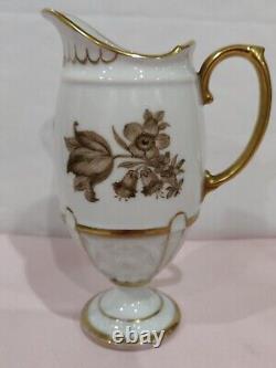 Ensemble de café sur piédestal vintage Pirkenhammer tchèque, embossé. Absolument magnifique.