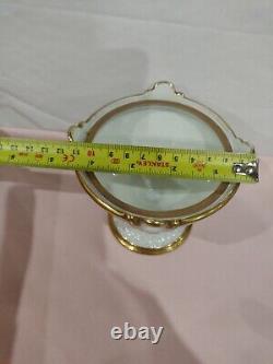 Ensemble de café sur piédestal vintage Pirkenhammer tchèque, embossé. Absolument magnifique.