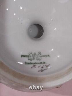 Ensemble de café sur piédestal vintage Pirkenhammer tchèque, embossé. Absolument magnifique.